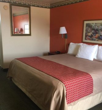 Green Country Inn 4