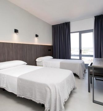 Hotel Base 2