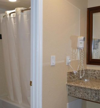 Tustin Motor Lodge 9