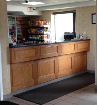 Mississauga Gate Inn 12