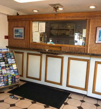 Royal Inn Motel Cypress 7