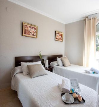 Hostal La Muralla 9