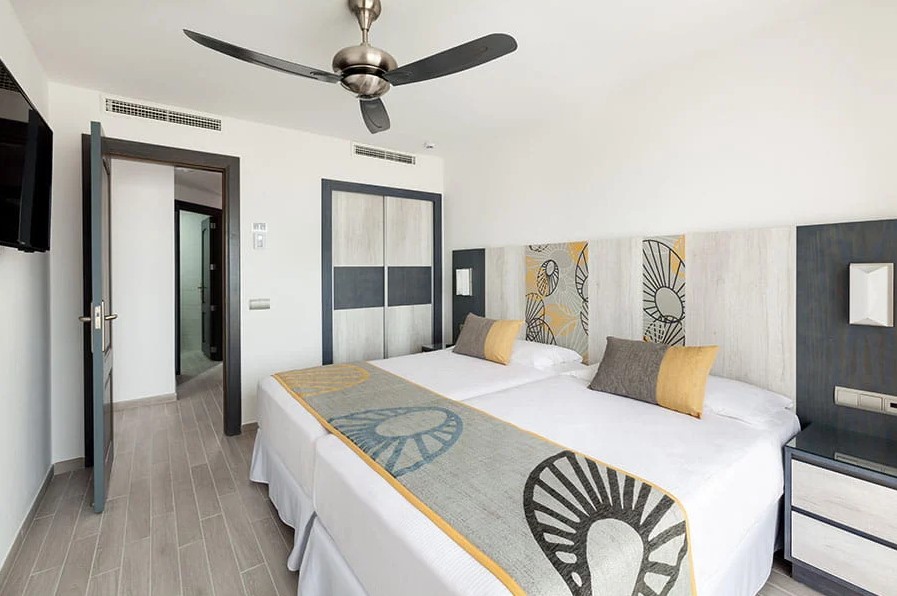 Doble Estandar_Hotel Riu Chiclana-
